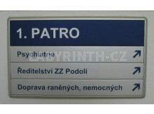Směrová infotabule lamelová (Zdravotnícké zařízení Podolí, Praha)