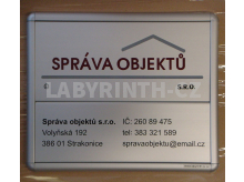 Označení firmy, hliníkové lamelové provedení (cedule na budovu)