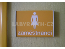 Cedulka s piktogramem WC ženy a textem "zaměstnanci"
