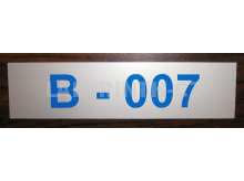 Číslo dveří, označení dveří číslem - hliníkový samolepící štítek na dveře